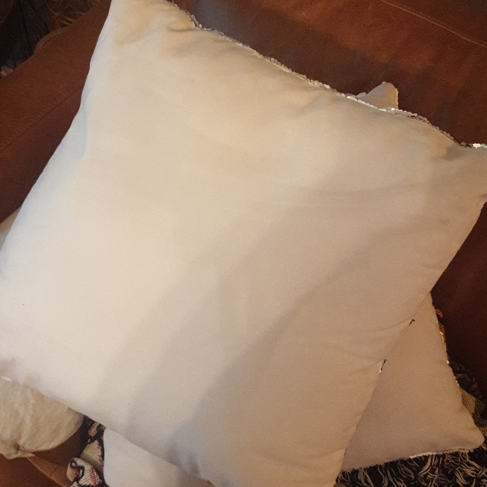 Sequined throw pillows - Picture 2 of 3